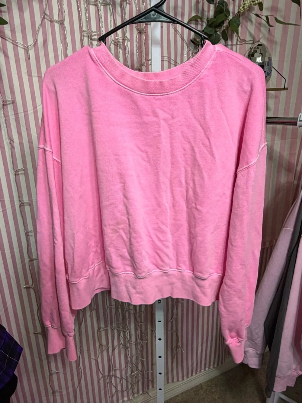 Old Navy bubble gum pink cropped crewneck tee L